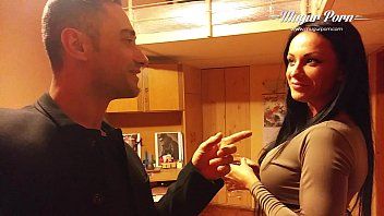 Play Amateur brunette filmed with the phone on the first date