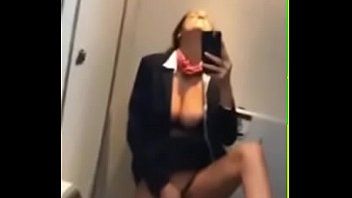 Jouer Les filles qui se tapent des orgasmes durs sur les seins