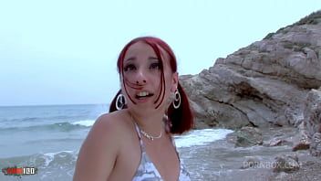 Play Give the penis to measure to this teenage woman in love with the penis