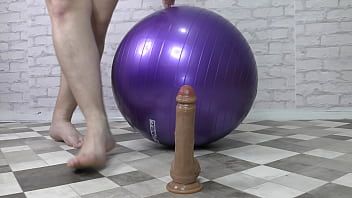 Reproduzir Em uma sessão de massagem, duas lésbicas da aldeia ficam entusiasmadas e querem fazer xxx - daisy marie
