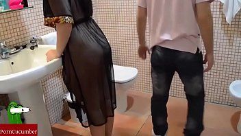 Redă Filme xnxx cu 2 barbati si 1 femeie matura fututa in baie