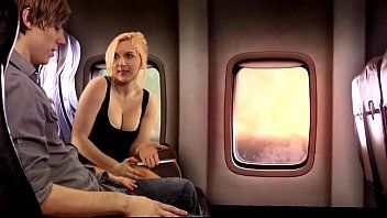 Odtwórz Fazy ​​pieprzenia blondynki robią loda w pociągu xnxx
