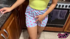 تشغيل غنيمة كبيرة شقراء فاتنة ماركو تحصل على أموال ضخمة من أجل العمل الأساسي