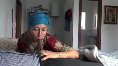 Afspelen Ervaring met een hotelmeid: wanneer de grote zwarte lul van Amerikaanse soldaten een Turks moslimmeisje verleidt