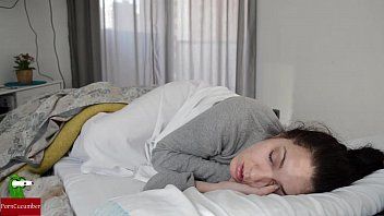 Redă O femeie adormita cere pula de la un barbat dorit de pizdulice adolescenta