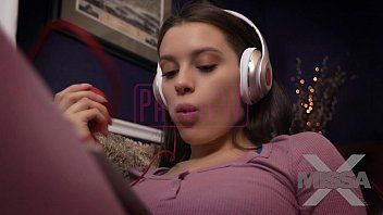 Play Proud teenager from Brasov listens to music on headphones and has sex