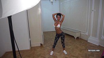 Reproduzir Foda-se com uma garota morena sexy, mas ela mexia o traseiro como uma estrela xxx