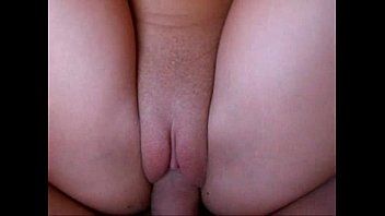 Play Amateur fucks her pussy and likes it