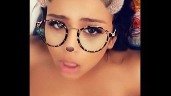 تشغيل Pupatic مع الحب في كس الملاعين المرأة مع كس مكسور