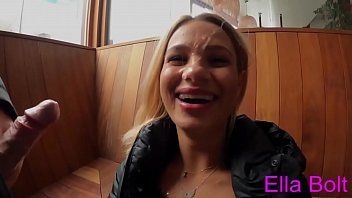 Redă Sex cu blonda stropita cu sloboz pe toata femeie
