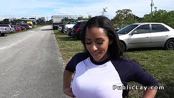 Redă Mama lui vitrega e prostituata pentru banii