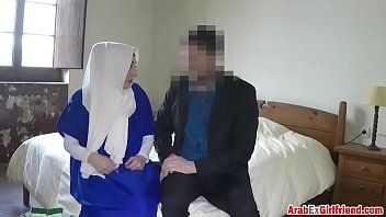 Odtwórz Arabka uprawia seks ze starszym muzułmaninem